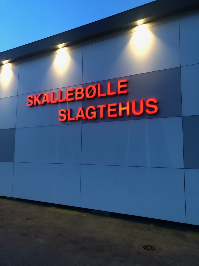 Skallebølle slagtehus - front aften